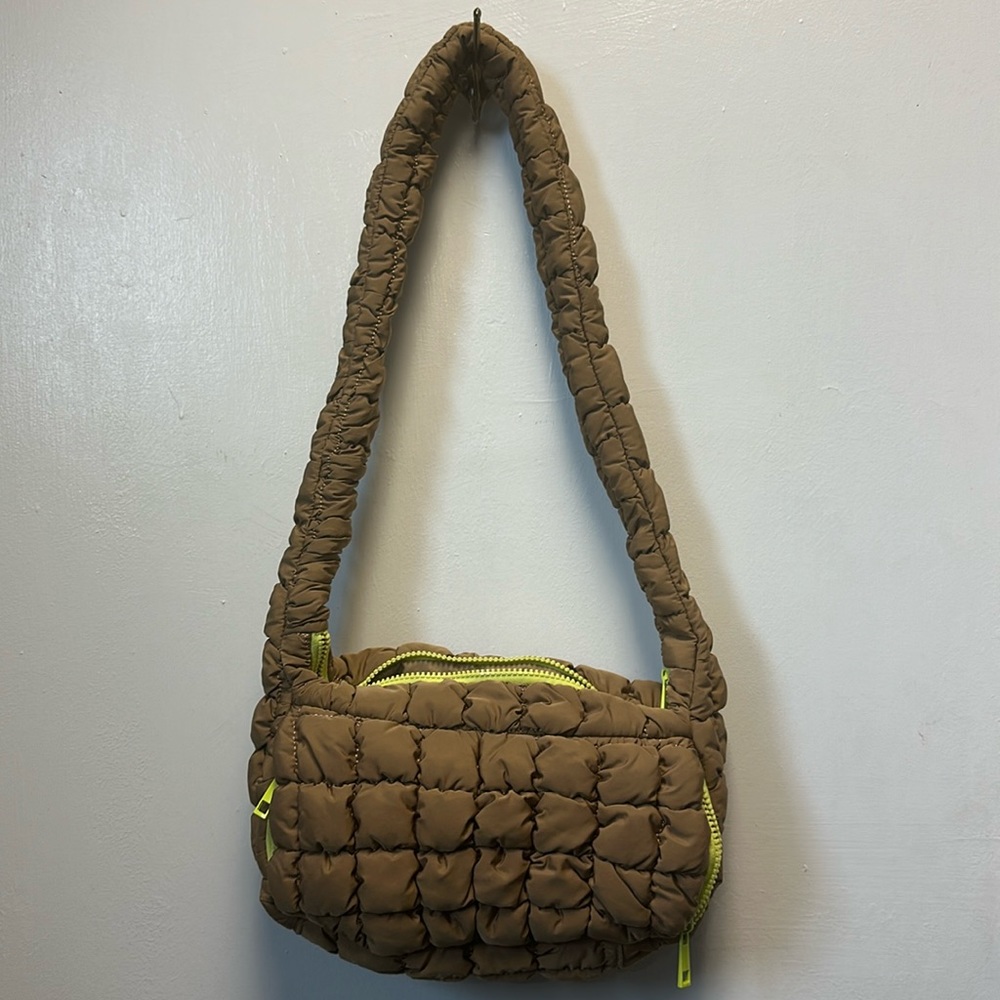 Max Pucker Quilted Crossbody puffy bag brand new Urban outfitters